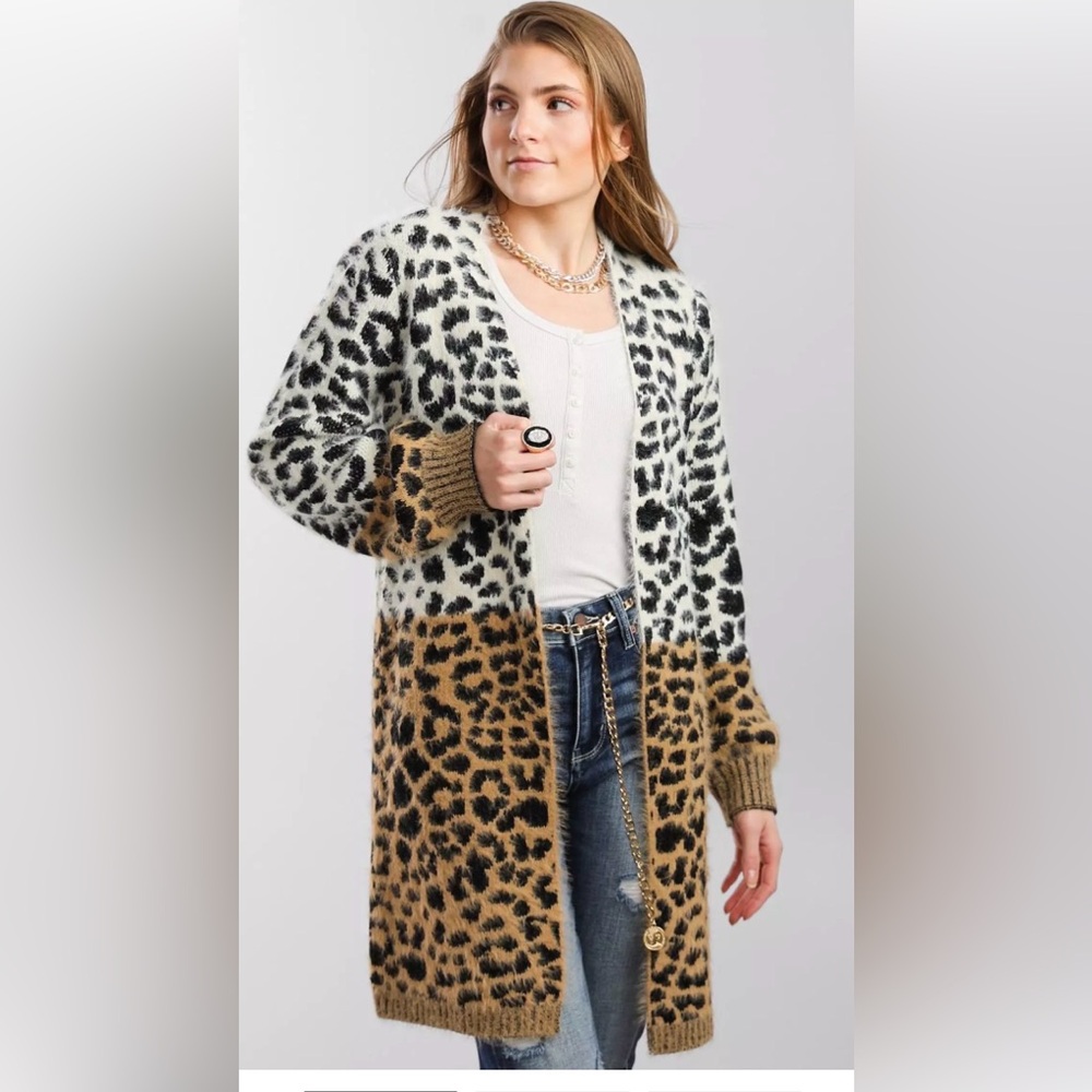 Chic Leopard Pattern Cardigan